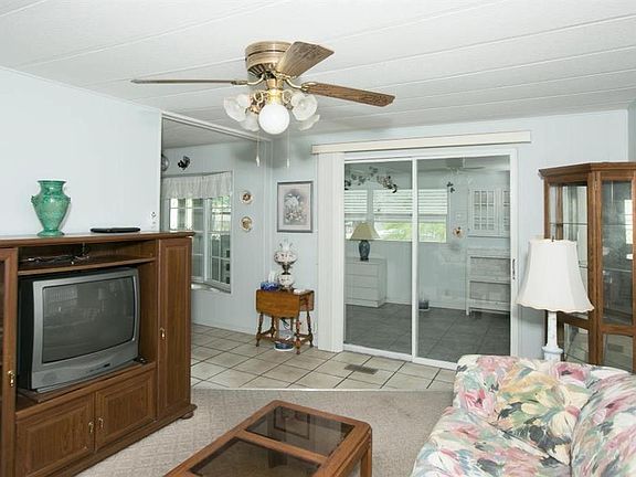 4th image of 1009 Oriole Cir
