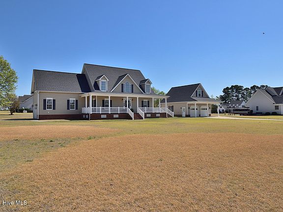 3rd image of 3631 Summer Walk Road