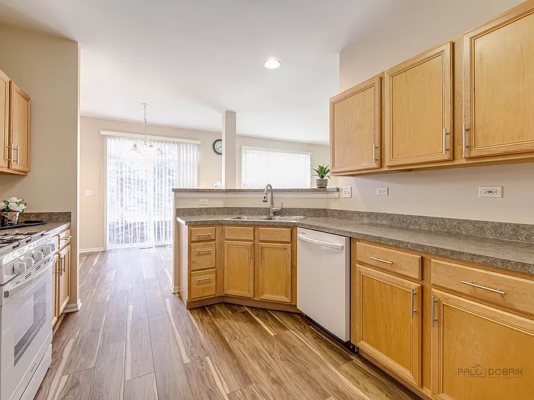 348 Pine Lake Cir — Photo 5