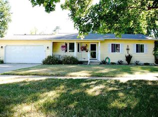 506 Autumn Dr, Flushing, MI 48433