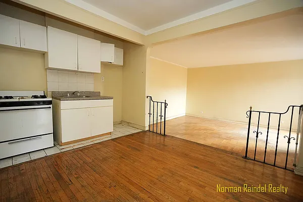 Rented by Norman Raindel, LREB | media 1