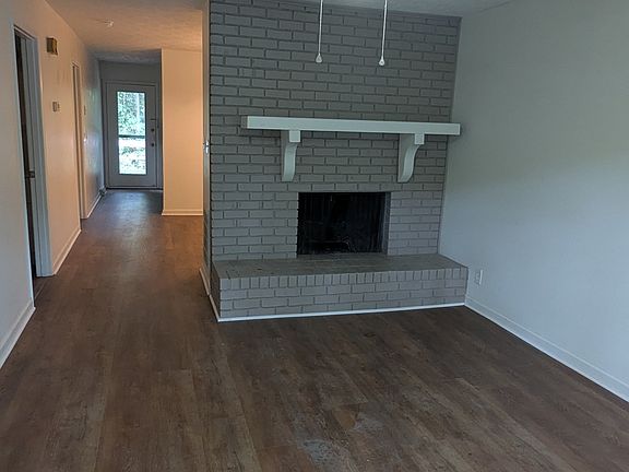 5th image of 330 Rose Cir