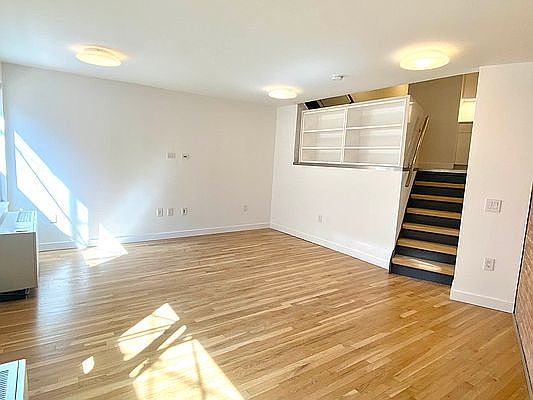 2nd image of 259 W 10th St APT 3a