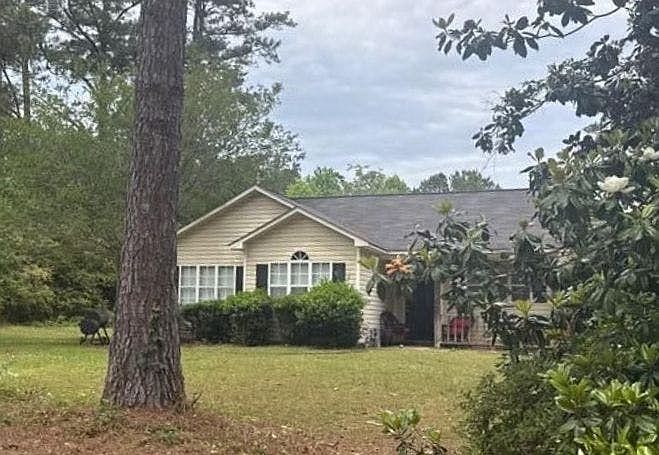 1st image of 101 Ridgefield Cir