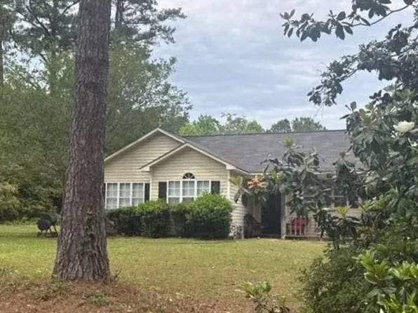 101 Ridgefield Cir, Lagrange, GA 30241