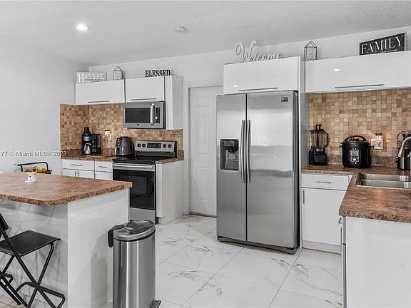 5th image of 3825 NW 170th St