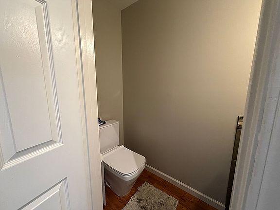 3rd image of 16 Manhattan Mews