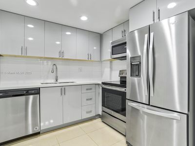 1913 S Ocean Dr APT 121, Hallandale, FL, 33009