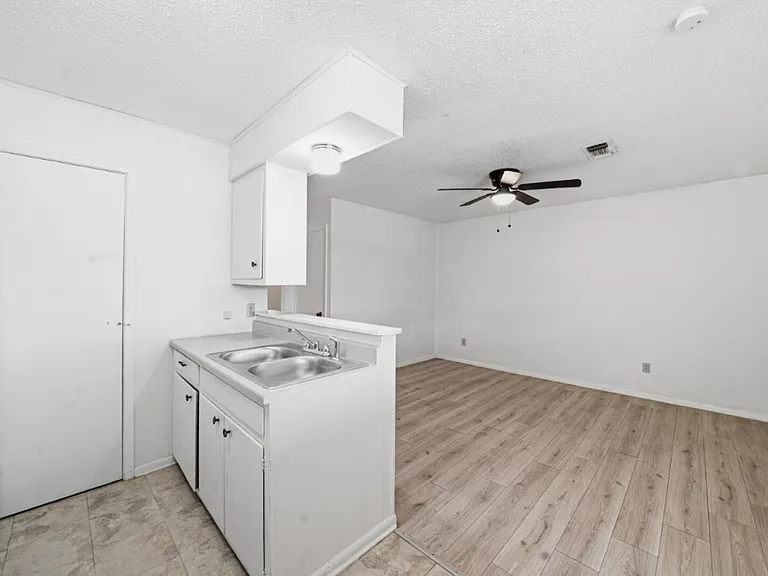 1601 Berry St #1 — Photo 18