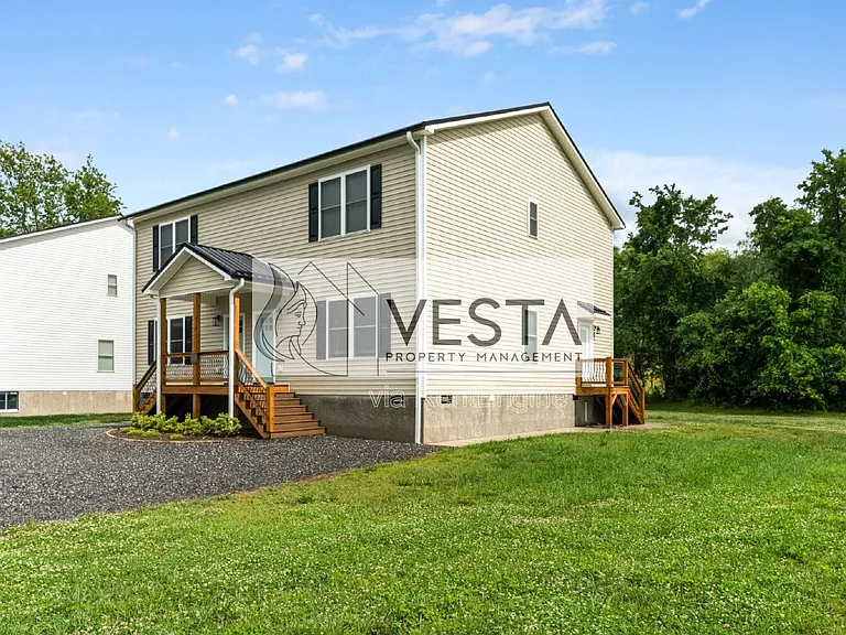 113 Stone Dr #105 — Photo 2