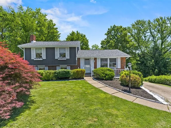 105 Lee Ridge Dr, Coraopolis, PA 15108