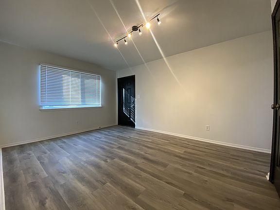 3rd image of 740 Mozley Dr SE #11570853
