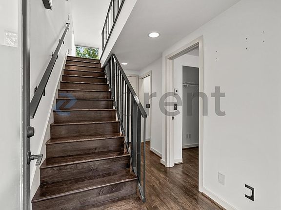 2nd image of 5435 Kensington Pl N