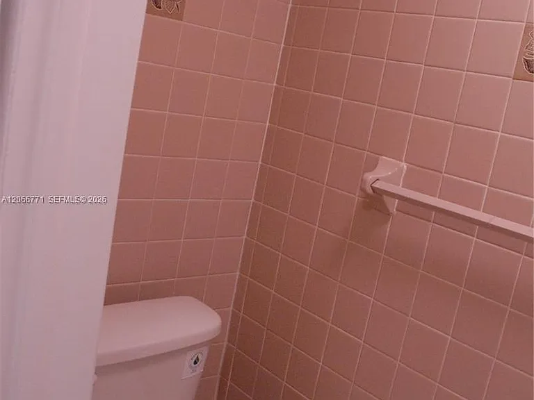 10907 N Kendall Dr #416 — Photo 5