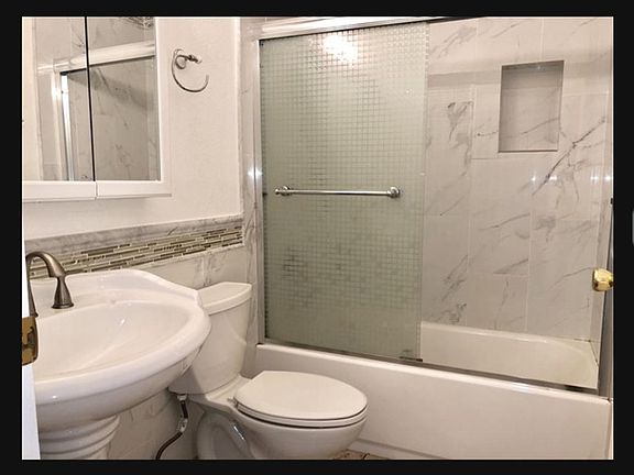 5th image of 3863 Highland Ave