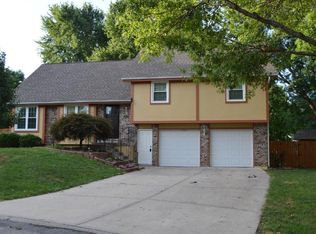 1020 S Lindenwood Dr, Olathe, KS 66062