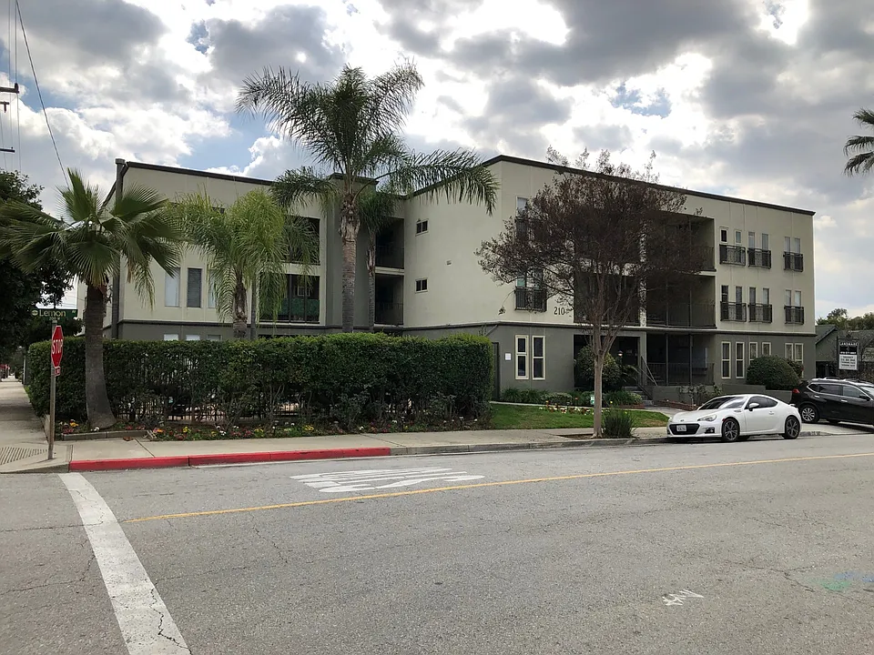 210 W Lemon Ave