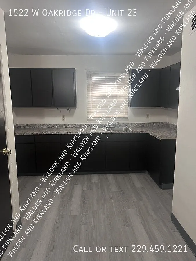 Affordable 2 Bedroom/1 Bathroom - Move In Ready! — Photo 3