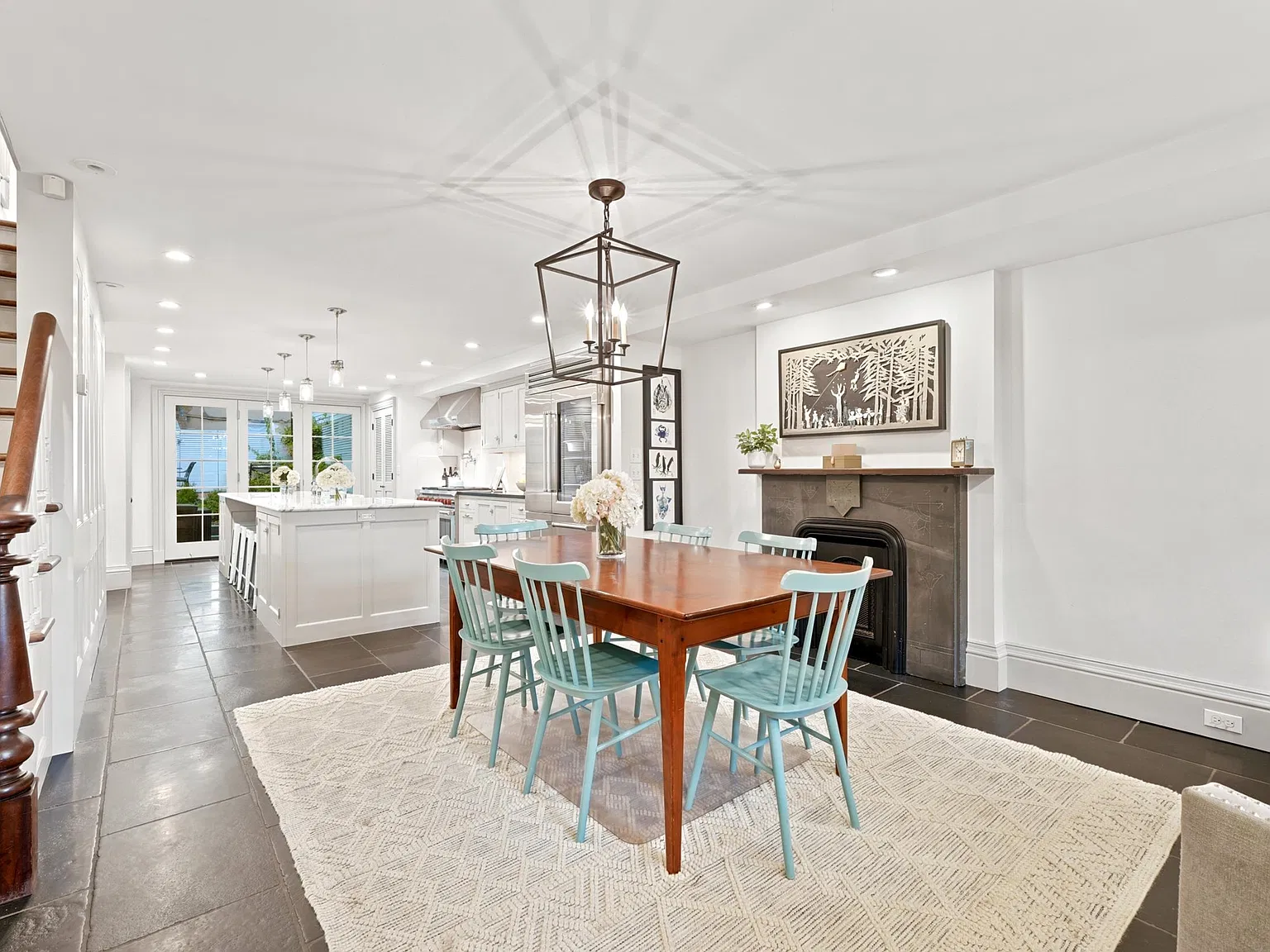 4 bed, 2.5 bath, 2400 sqft, $15,000 — Photo 4