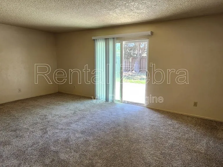 1836 Cheyenne Dr — Photo 2