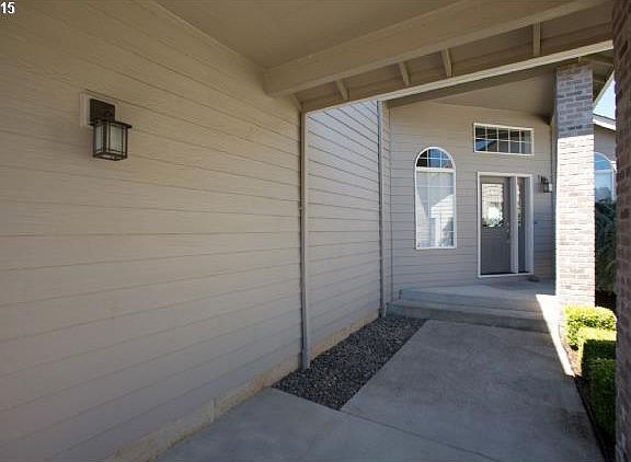 2nd image of 10506 NE 21st St