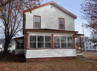 400 N Michigan St #1/2, Prairie Du Chien, WI 53821