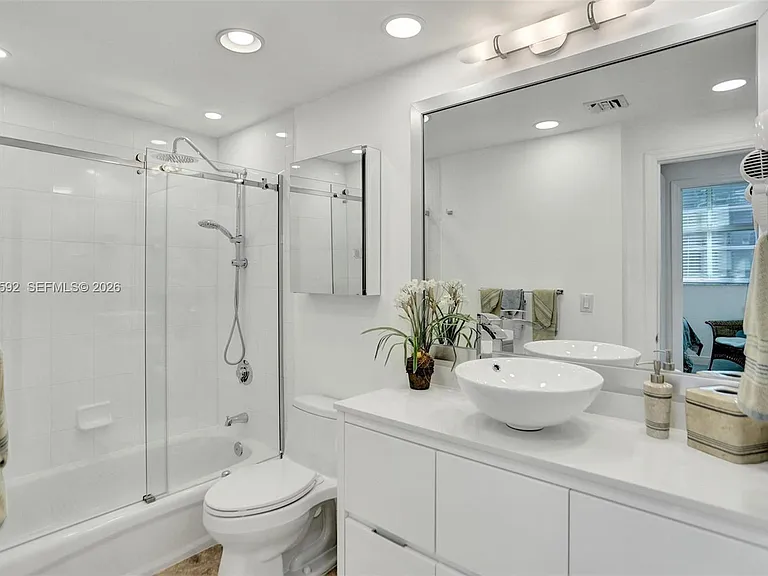 1250 S Miami Ave #2702 — Photo 10