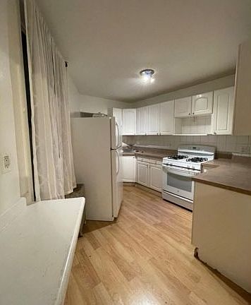 3rd image of 90-25 Eldert Ln #1L