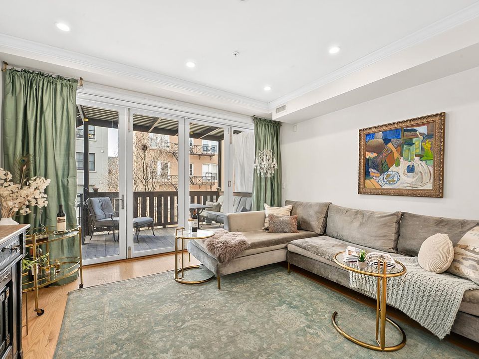 1st image of 720 Willow Ave #3