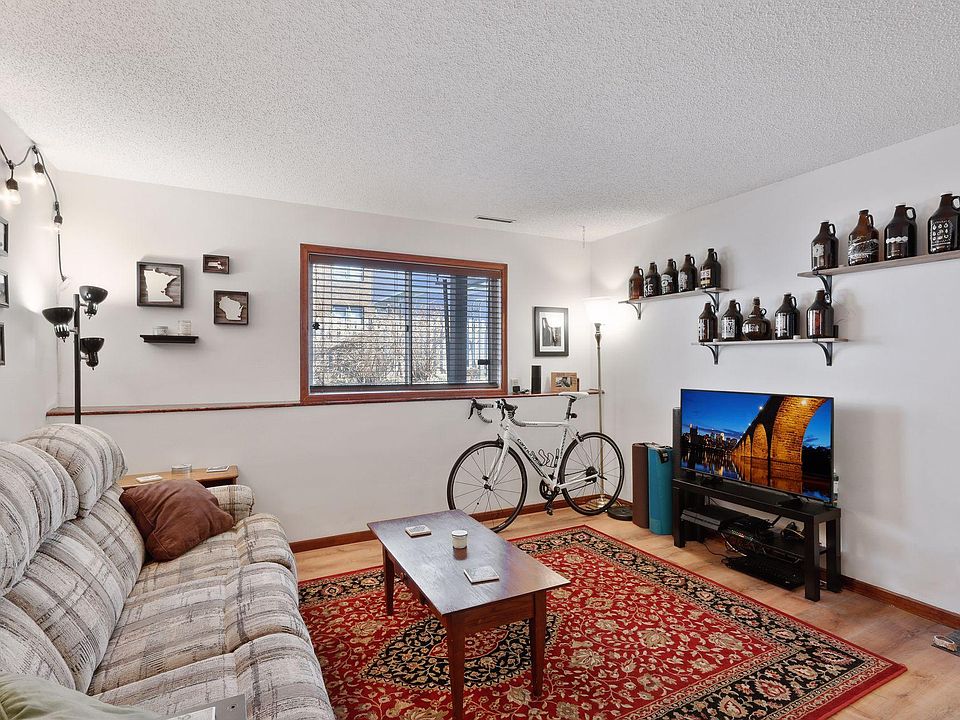 1st image of 2212 Harriet Ave APT 2
