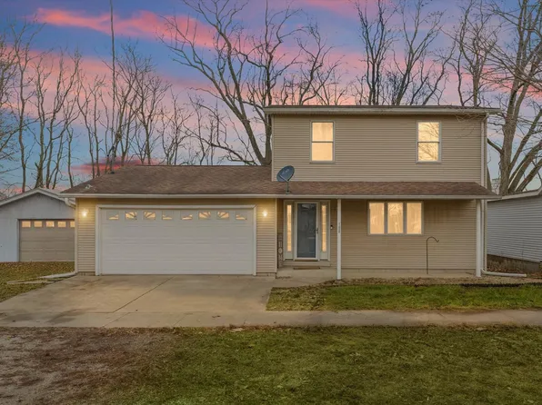 108 W Maple St, Roberts, IL 60962