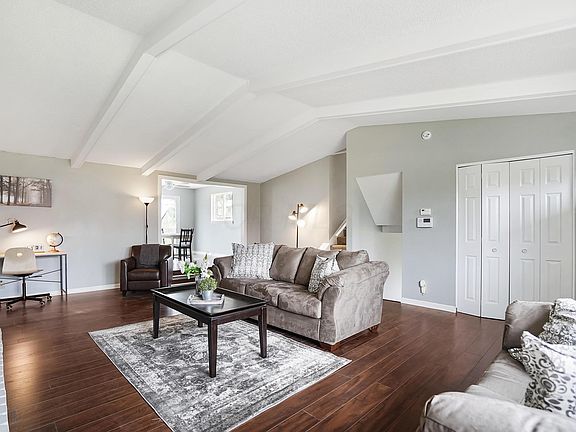 3rd image of 5166 Botsford Dr
