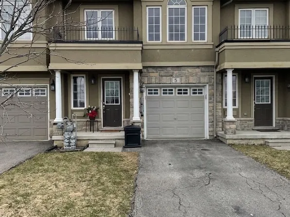 5 Trafalgar Dr, Hamilton, ON L8J 0E2
