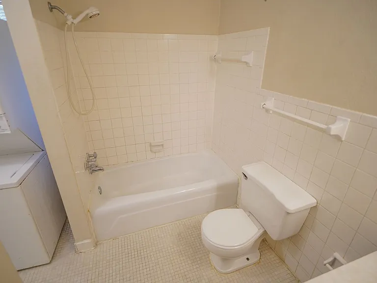 2325 W Pensacola St #223 — Photo 13