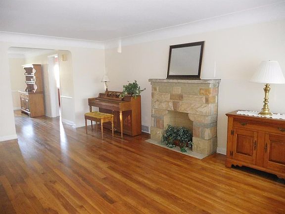 2nd image of 7257 Silver Crest Dr