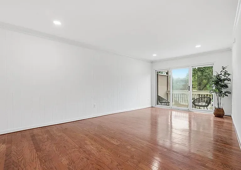 1 bed, 663 sqft, $2,220 — Photo 3