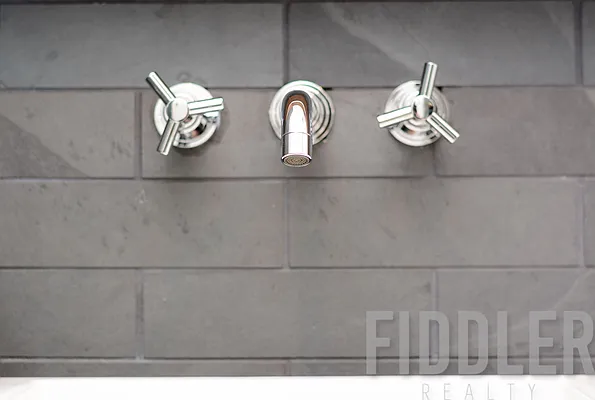 Rented by Fiddler Realty | media 24
