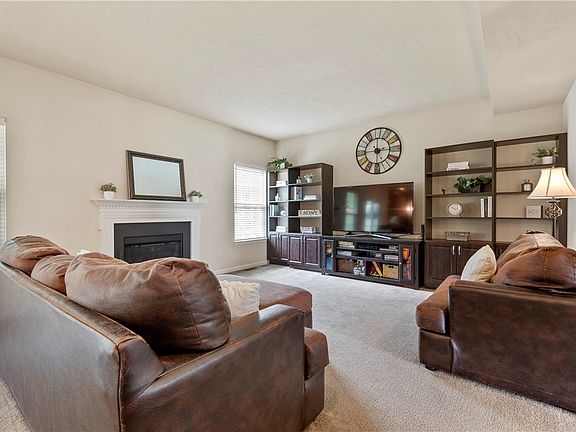 5th image of 209 Heritage Dr
