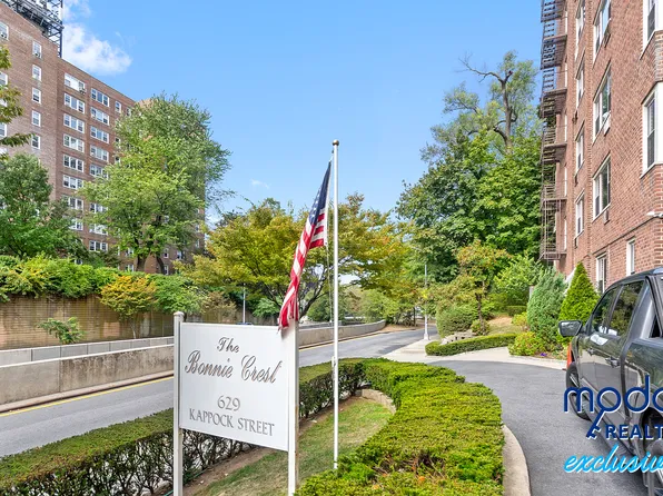 629 Kappock Street image 23 of 26