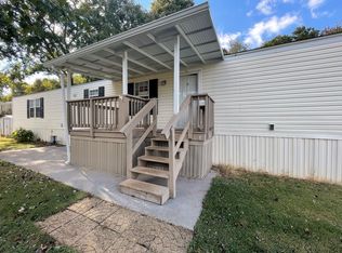 3709 Hampton Ln, Louisville, TN 37777