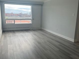 132 Portland St #3, Toronto, ON M8Y1B2