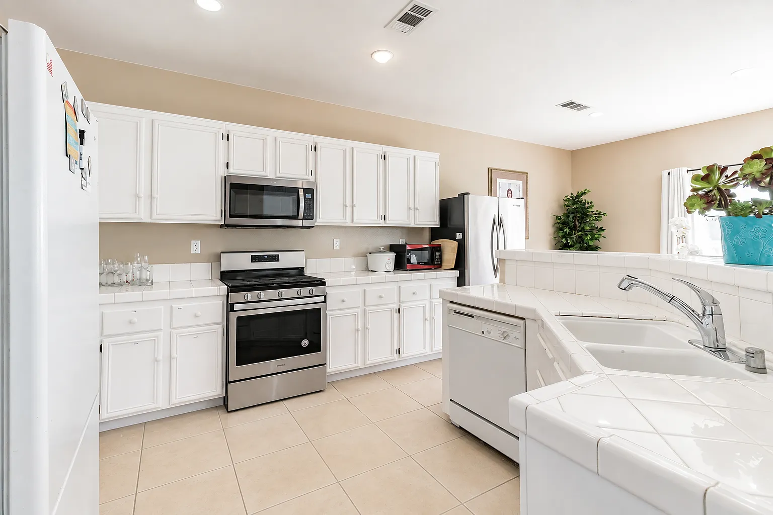 1 bed, 150 sqft, $1,150 — Photo 2