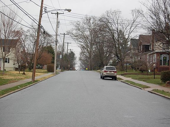 5th image of 421 S Scott Ave