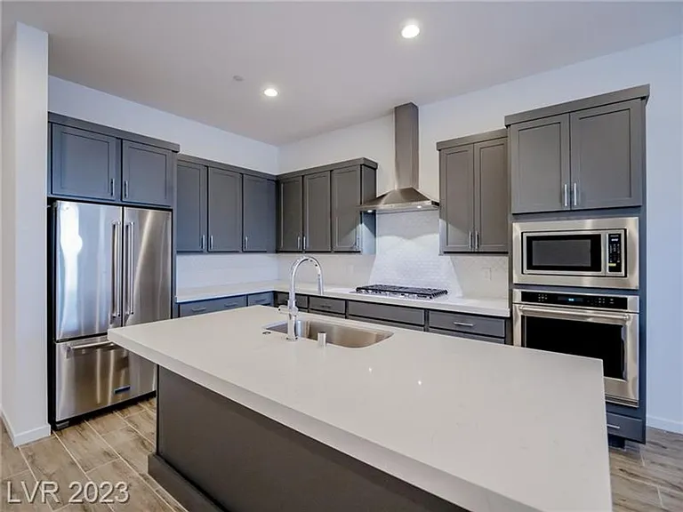 105 Brixton Ave — Photo 15