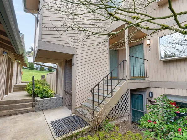 23003 Lakeview Drive #208, Mountlake Terrace, WA 98043