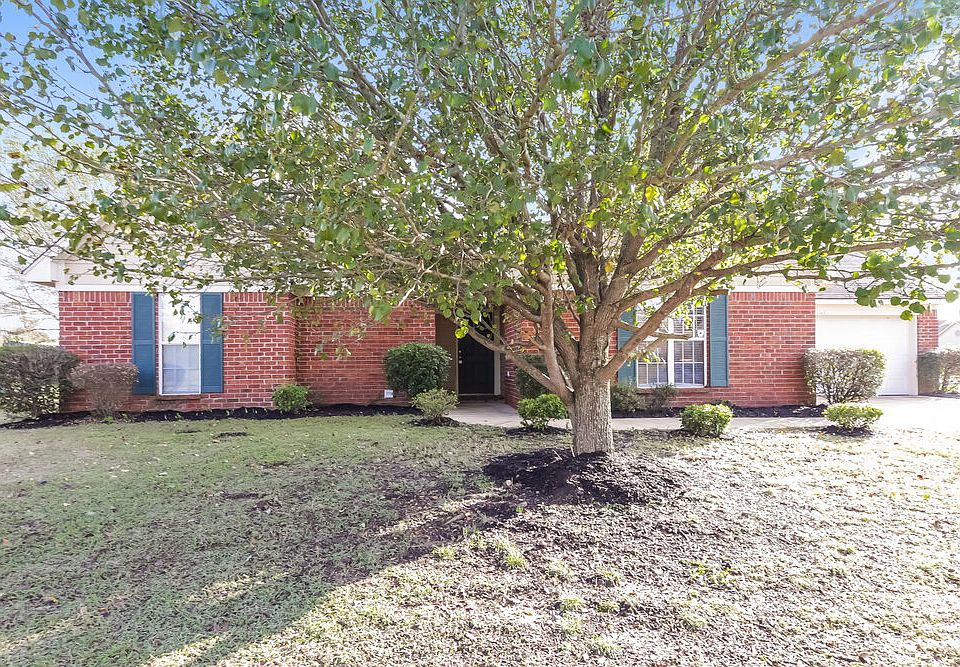 1st image of 10953 Oak Leaf Dr