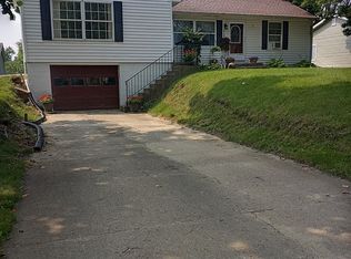 612 E Randolph St, Angola, IN 46703