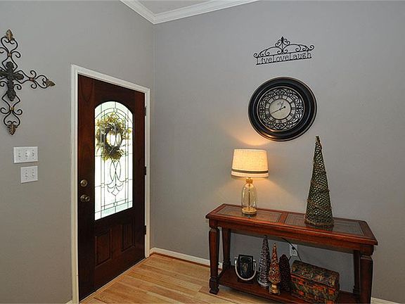 3rd image of 614 Douglas Fir Dr
