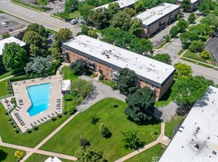 1060 Mill St #202, Naperville, IL 60563