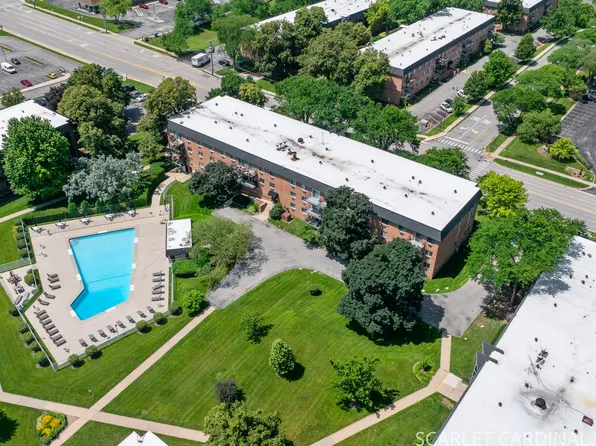 1060 Mill St #202, Naperville, IL 60563